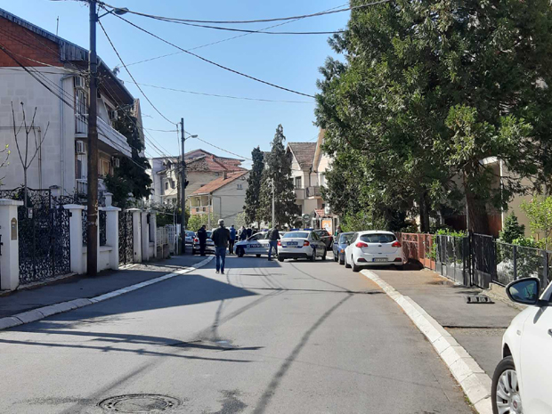 Пуцњава на Бановом брду: Младић изрешетан док је бацао смеће, угрожен му је живот (ФОТО/ВИДЕО)